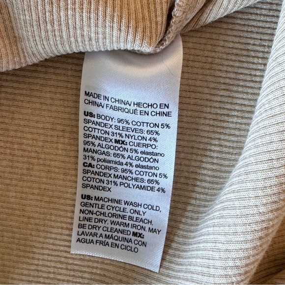 Chico’s V-neck Top. Size L (Chico’s size 2). - Picture 5 of 5